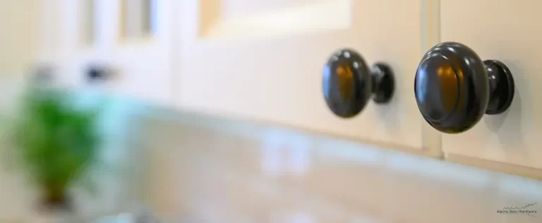 ADH-closeup to knobs at kitchen cabinet doors